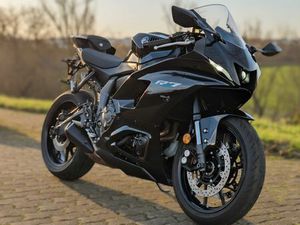 YAMAHA R7 - TOP ZUSTAND
