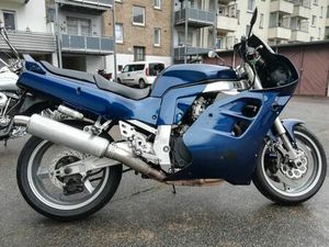 SUZUKI GSXR 1100 THE LEGEND