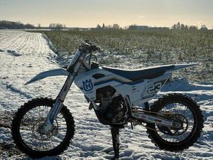 ② HUSQVARNA 250 FC 2023 HÉRITAGE