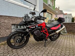 BMW F 700 GS WERKSEITIG TIEFERGELGT