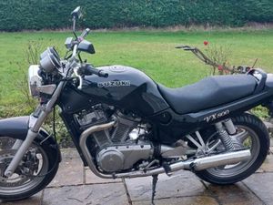SUZUKI VX 800