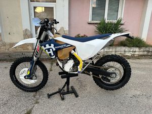 HUSQVARNA FE FE 250 MAP/TRACTION →