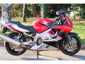 2004 IF YOU ARE READING THIS ADVERT, THE MOTORCYCLE IS STILL FOR A VENDRE