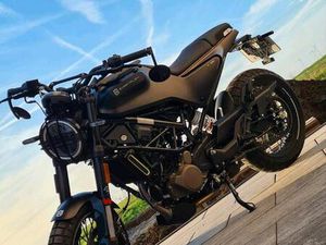 HUSQVARNA SVARTPILEN 125 A1/B196