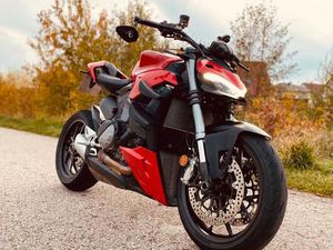 DUCATI STREETFIGHTER V2