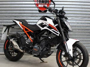 2017 17 KTM DUKE 125 ABS LEARNER LEGAL TRADE SALE 14K WHITE/ORANGE NEW MOT RIDES