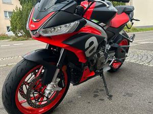 APRILIA TUONO 660