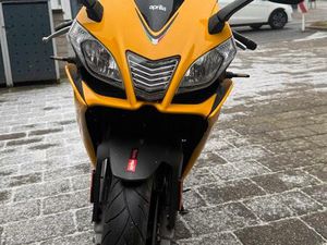 APRILIA RS4 50 CCM MOTORROLLER GELB, 9.200 KM