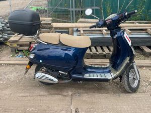 NECO, AZZURO, 2021, 125 (CC) DRIVES AND RUNS