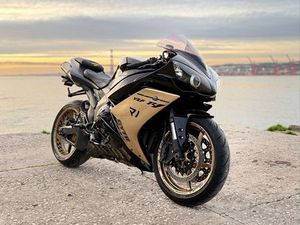 YAMAHA YZF-R1 2008 RN19 ALMADA, COVA DA PIEDADE, PRAGAL E CACILHAS