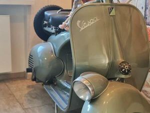 VESPA FARO BASSO 125 WIDEFRAME LAMPE UNTEN BJ. 1952