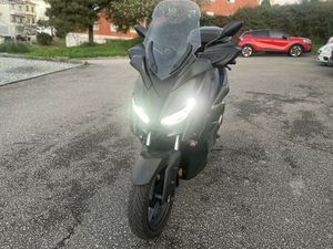 YAMAHA XMAX 125 COMO NOVA