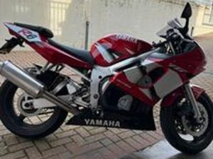 YAMAHA R6