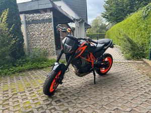 KTM DUKE 690R