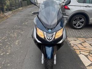 PIAGGIO X10 125 B196 ROLLER MIT ABS