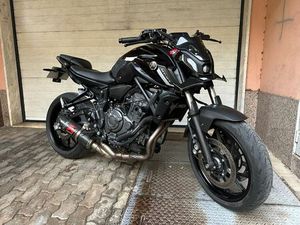 YAMAHA MT07 35KW LIVRETE COMO NOVA ÁGUAS LIVRES