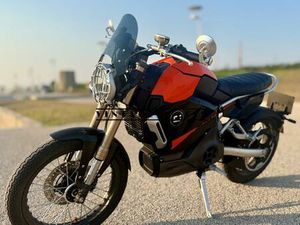 SUPER SOCO TC MAX – ELÉTRICA | 2025 | APENAS 1.000 KM | IVA DEDUTIVEL MATOSINHOS E LEÇA DA PALMEIRA