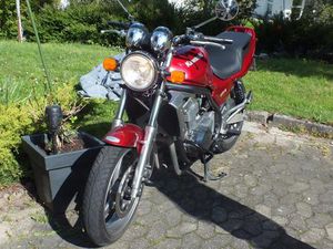 VERKAUFE EINEM KAWASAKI ER 5
