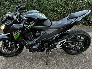 KAWASAKI Z800 BLACK EDITION/UNFALLFREI/SONDERLENKER/TIEFERLEGUNG