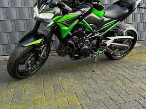 KAWASAKI ZR900