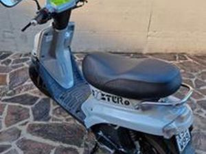 MBK BOOSTER 50 - 2012