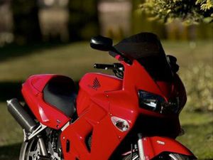 HONDA VFR 800FI 2001 DARGOBĄDZ