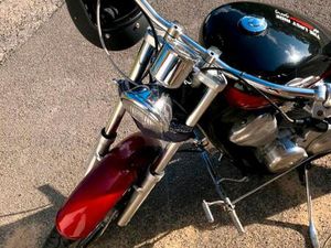 HONDA SHADOW VT 600, MIT FALCON AUSPUFF, VORVERLEGTE FUSSRASTEN