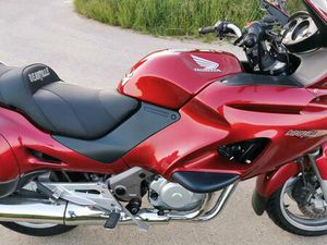 HONDA NT 650 V DEAUVILLE