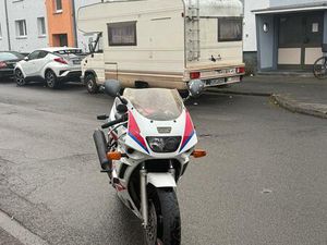 YAMAHA FZR 600 GENESIS