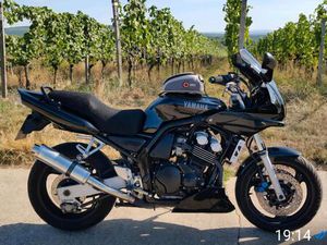 VERKAUFE MEINE SCHÖNE UND GEPFLEGTE YAMAHA FAZER FZS 600 !