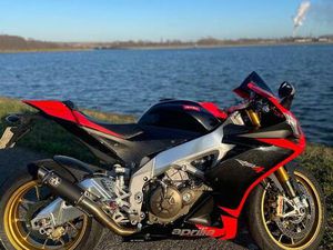 ② APRILIA RSV4 FACTORY