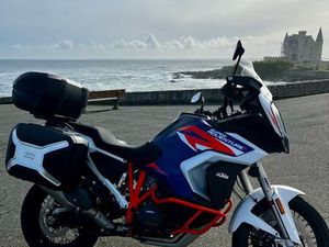 OU ÉCHANGE KTM SUPER ADVENTURE 1290 R