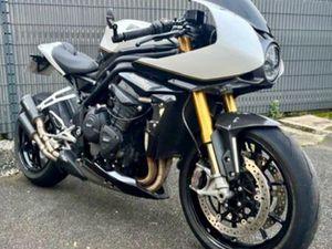 TRIUMPH SPEED TRIPLE 1200 RR