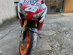 HONDA CBR 1000 RR REPSOL SP ETAT NEUF ET FULL 180CV