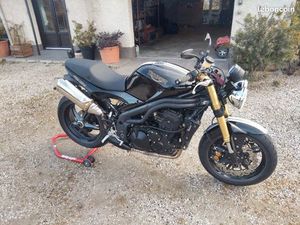 SPEED TRIPLE 1050 TRIUMPH