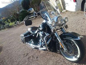 HARLEY DAVIDSON ROAD KING 107 CLASSIC