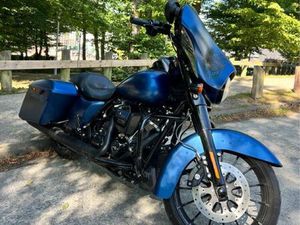 HARLEY STREET GLIDE ANNIVERSAIRE