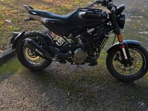 MOTO HUSQVARNA SVARTPILEN 125
