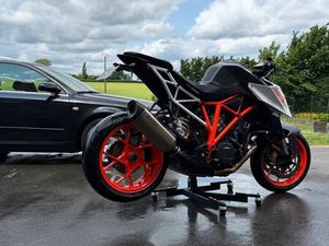 KTM SUPERDUKE R 1290