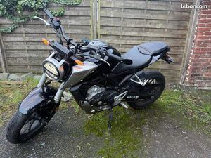 VENDS OU ÉCHANGE, CB125 R