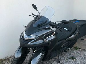 YAMAHA TRICITY 300