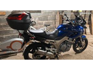 YAMAHA TDM 900 – 32 500 KM – TRÈS BON ÉTAT