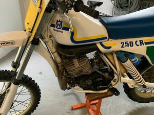 HUSQVARNA 240 CR