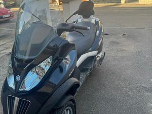 PIAGIO MP3 400 LT (CE CONDUIT AVEC LE PERMIS B)