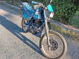 SUZUKI 600 DR