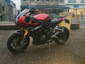 TRIUMPH SPEED TRIPLE 1200RR