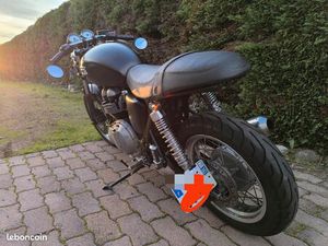 TRIUMPH THRUXTON