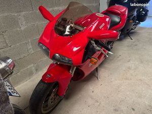 DUCATI 996
