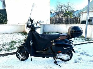 SCOOTER PIAGGIO VESPA 125 CC ET4 SÉRIE LIMITÉE FESTIVAL DE CANNES