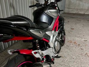 SUZUKI GLADIUS SFV650U 2011 BRIDÉE